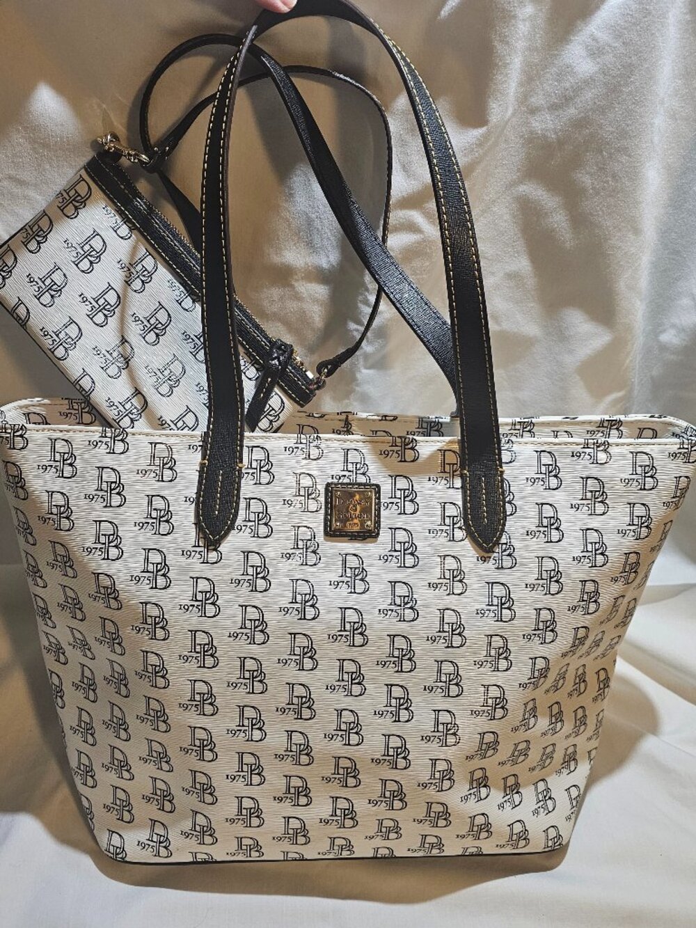 Dooney & Bourke Large Zippered Tote